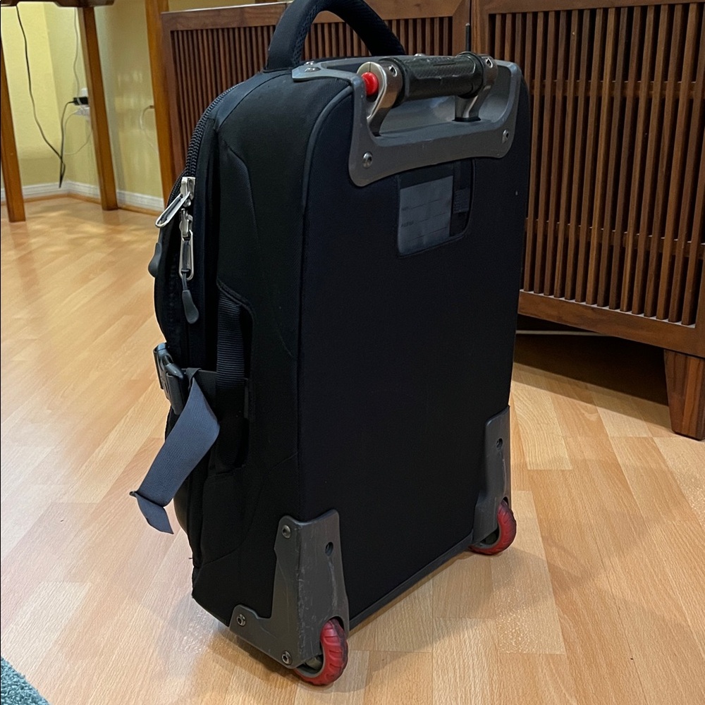 The North Face Black and Gray Men's rolling suitcase. - Picture 5 of 9